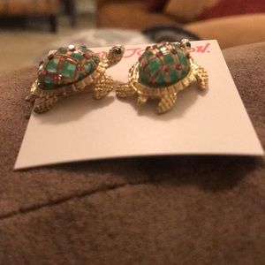 Betsy Johnson Turtle Earrings 🐢